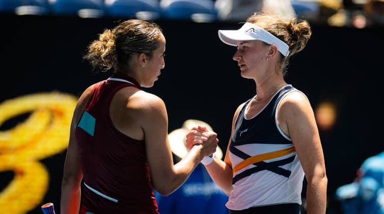January 25, 2022, MELBOURNE, AUSTRALIA: Madison Keys of the United States & Barbora Krejcikova of the Czech Republic in action during the quarter-final round at the 2022 Australian Open Grand Slam Tennis Tournament MELBOURNE AUSTRALIA - ZUMAa181 20220125_zaa_a181_016 Copyright: xRobxPrangex