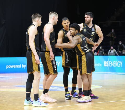 Tookie Brown Basketball Loewen Brunswick gives instructions 0