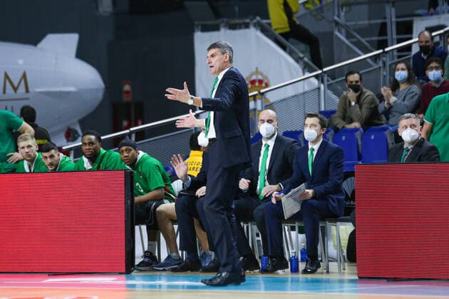25th January 2022 Wizink Center Madrid, Spain Turkish Airlines Euroleague Basketball Spain, Real Madrid versus Unics Kazan Velimir Perasovic coach of Unics Madrid Madrid Spain Basketball Copyright: xAlbaxPachecox xAgenciaxLOFx