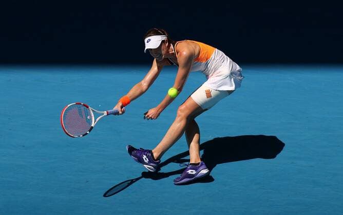 Mandatory Credit: Photo by Ella Ling Shutterstock (12773755w) Alizé Cornet in quarter final action Australian Open, Day Ten, Tennis, Melbourne Park, Melbourne, Australia - 26 Jan 2022 Australian Open, Day Ten, Tennis, Melbourne Park, Melbourne, Australia - 26 Jan 2022 Copyright: xEllaxLing Shutterstockx 12773755w