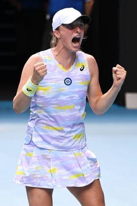 Mandatory Credit: Photo by James Gourley Shutterstock (12773754bd) Iga Swiatek celebrates victory in her quarter-final match Australian Open, Day Ten, Tennis, Melbourne Park, Melbourne, Australia - 26 Jan 2022 Australian Open, Day Ten, Tennis, Melbourne Park, Melbourne, Australia - 26 Jan 2022 Copyright: xJamesxGourley Shutterstockx 12773754bd