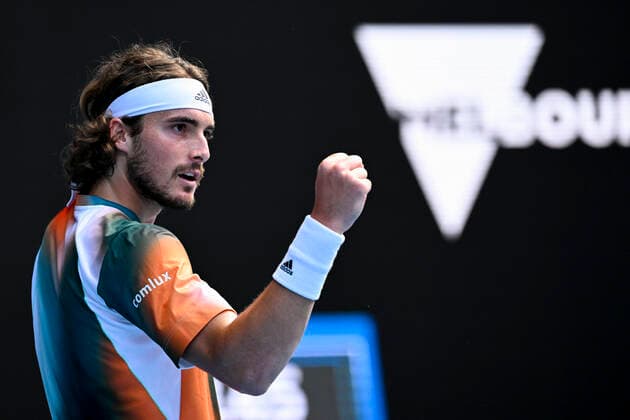 TENNIS AUSTRALIAN OPEN, Stefanos Tsitsipas of Greece reacts during his Men?s quarterfinal match against Jannik Sinner of Italy on Day 10 of the Australian Open, at Melbourne Park, in Melbourne, Wednesday, January 26, 2022. ( NO ARCHIVING, EDITORIAL USE ONLY, NO USE IN BOOKS WITHOUT CONSENT MELBOURNE VIC AUSTRALIA  Copyright: xDAVExHUNTx 20220126001617228406