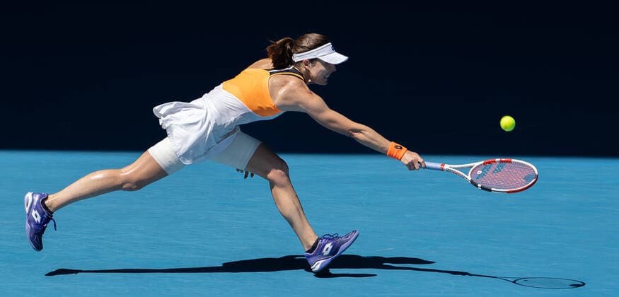 (220126) -- MELBOURNE, Jan. 26, 2022 -- Alize Cornet of France competes during the women s singles quarterfinal match between Alize Cornet of France and Danielle Collins of the United States at Australian Open in Melbourne Park, in Melbourne, Australia, on Jan. 26, 2022. (Photo by Hu Jingchen Xinhua) (SP)AUSTRALIA-MELBOURNE-TENNIS-AUSTRALIAN OPEN-WOMEN S SINGLES-QUARTERFINAL BaixXuefei 