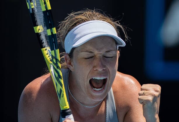 (220126) -- MELBOURNE, Jan. 26, 2022 -- Danielle Collins of the United States celebrates after winning the women s singles quarterfinal match between Alize Cornet of France and Danielle Collins of the United States at Australian Open in Melbourne Park, in Melbourne, Australia, on Jan. 26, 2022. (Photo by Hu Jingchen Xinhua) (SP)AUSTRALIA-MELBOURNE-TENNIS-AUSTRALIAN OPEN-WOMEN S SINGLES-QUARTERFINAL BaixXuefei 