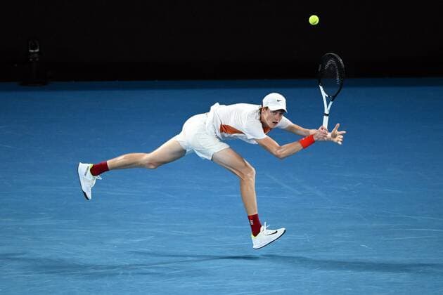 Mandatory Credit: Photo by James Gourley Shutterstock (12773754dc) Jannik Sinner during his quarter final match Australian Open, Day Ten, Tennis, Melbourne Park, Melbourne, Australia - 26 Jan 2022 Australian Open, Day Ten, Tennis, Melbourne Park, Melbourne, Australia - 26 Jan 2022 Copyright: xJamesxGourley Shutterstockx 12773754dc