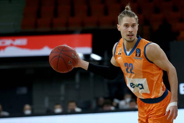 25 01 22, Neu Ulm, Germany, ratiopharm Arena, ratiopharm ulm vs Virtus Segafredo Bologna Basketball 7 Days EuroCup, Thomas Klepeisz ratiopharm ulm in action, on the ball, individual action Photo H Langer Neu Ulm ratiopharm Arena Bayern Germany  541_ULMBOL20220125_083 Langer-541