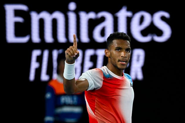 TENNIS AUSTRALIAN OPEN, Felix Auger-Aliassime of Canada reacts during his Men?s quarterfinal match against Daniil Medvedev of Russia on Day 10 of the Australian Open, at Melbourne Park, in Melbourne, Wednesday, January 26, 2022. ( NO ARCHIVING, EDITORIAL USE ONLY, NO USE IN BOOKS WITHOUT CONSENT MELBOURNE VIC AUSTRALIA  Copyright: xDEANxLEWINSx 20220126001617259589