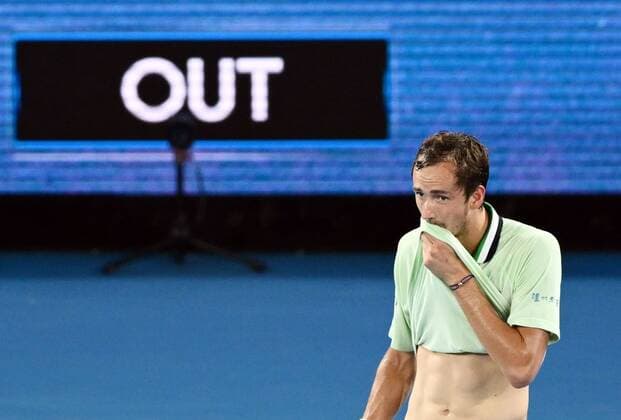 Mandatory Credit: Photo by James Gourley Shutterstock (12773754fd) Daniil Medvedev during his quarter final match Australian Open, Day Ten, Tennis, Melbourne Park, Melbourne, Australia - 26 Jan 2022 Australian Open, Day Ten, Tennis, Melbourne Park, Melbourne, Australia - 26 Jan 2022 Copyright: xJamesxGourley Shutterstockx 12773754fd