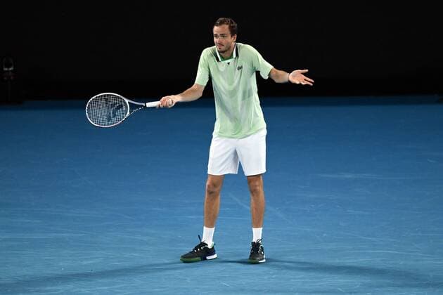 Mandatory Credit: Photo by James Gourley Shutterstock (12773754fm) Daniil Medvedev during his quarter final match Australian Open, Day Ten, Tennis, Melbourne Park, Melbourne, Australia - 26 Jan 2022 Australian Open, Day Ten, Tennis, Melbourne Park, Melbourne, Australia - 26 Jan 2022 Copyright: xJamesxGourley Shutterstockx 12773754fm