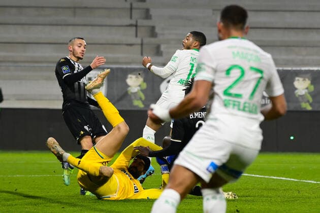 But de Arnaud Nordin ( 18 - Saint Etienne ) - PETKOVIC Danijel ( 30 - Angers ) - FOOTBALL : Angers vs Saint Etienne - Ligue 1 - Angers - 26 01 2022 FedericoPestellini Panoramic 