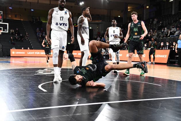 Basketball I men I 2021 2022 season I Eurocup I 11 matchday I Hamburg Towers Joventut Badalona I 26 01 2022 DEREK WILLIS 30, JOVENTUT BADALONA is down Hamburg edel optics de Arena Hamburg Germany Copyright: xLobeca AndreasxHannigx