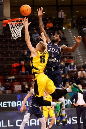Ludwigsburg , Basketball Champions League MHP Riesen Ludwigsburg vs JDA Dijon , from left Johannes Patrick Riesen Rashard Kelly Dijon