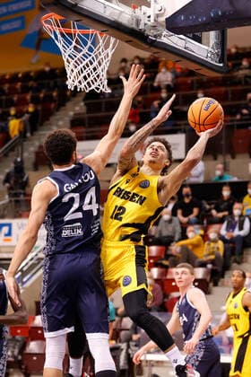 Ludwigsburg , Basketball Champions League MHP Riesen Ludwigsburg vs JDA Dijon , from left Charles Galliou Dijon Jonah Radebaugh Giants