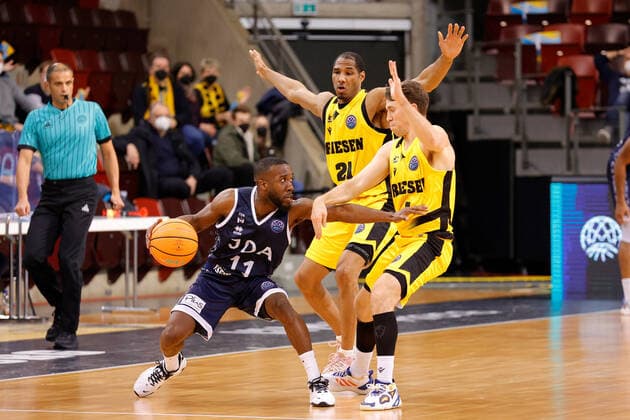 Ludwigsburg , Basketball Champions League MHP Riesen Ludwigsburg vs JDA Dijon , from left David Holston Dijon Tremmel Darden Giants Jordan Hulls Giants
