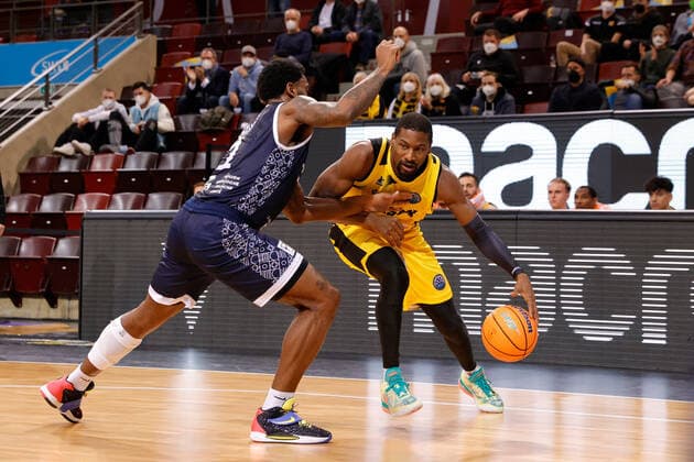 Ludwigsburg , Basketball Champions League MHP Riesen Ludwigsburg vs JDA Dijon , from left Rashard Kelly Dijon Yorman Polas Bartolo Giants