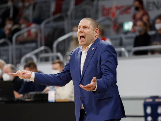 26 01 2022, basketball, BBL, main round, Brose Bamberg s Oliver Wuerzburg, GER, Bamberg, Brose Arena picture from left Head Coach Oren Amiel Brose Bamberg Copyright: HMBxMedia xHeikoxBecker