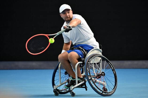 TENNIS AUSTRALIAN OPEN, Sam Schroder of The Netherlands plays a shot during his Men?s quad wheelchair singles final against Dylan Alcott of Australia on Day 11 of the Australian Open, at Melbourne Park, in Melbourne, Thursday, January 27, 2022. ( NO ARCHIVING, EDITORIAL USE ONLY, NO USE IN BOOKS WITHOUT CONSENT MELBOURNE VIC AUSTRALIA  Copyright: xJOELxCARRETTx 20220127001617528640