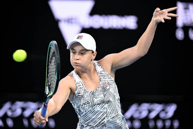 TENNIS AUSTRALIAN OPEN, Ashleigh Barty of Australia plays a shot during her Women?s singles semifinal against Madison Keys of the USA on Day 11 of the Australian Open, at Melbourne Park, in Melbourne, Thursday, January 27, 2022. ( NO ARCHIVING, EDITORIAL USE ONLY, NO USE IN BOOKS WITHOUT CONSENT MELBOURNE VIC AUSTRALIA  Copyright: xDAVExHUNTx 20220127001617534705