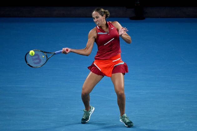 TENNIS AUSTRALIAN OPEN, Madison Keys of the USA plays a shot during her Women?s singles semifinal against Ashleigh Barty of Australia on Day 11 of the Australian Open, at Melbourne Park, in Melbourne, Thursday, January 27, 2022. ( NO ARCHIVING, EDITORIAL USE ONLY, NO USE IN BOOKS WITHOUT CONSENT MELBOURNE VIC AUSTRALIA  Copyright: xDEANxLEWINSx 20220127001617537374