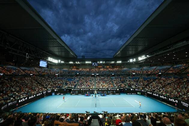 Sport Themen der Woche KW04 Sport Bilder des Tages Mandatory Credit: Photo by Ella Ling Shutterstock (12773761cr) Madison Keys takes on Ashleigh Barty in the Women s semi final Australian Open, Day Eleven, Tennis, Melbourne Park, Melbourne, Australia - 27 Jan 2022 Australian Open, Day Eleven, Tennis, Melbourne Park, Melbourne, Australia - 27 Jan 2022 Copyright: xEllaxLing Shutterstockx 12773761cr