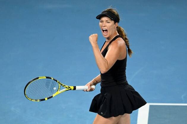 Mandatory Credit: Photo by James Gourley Shutterstock (12773760hl) Danielle Collins celebrates Australian Open, Day Eleven, Tennis, Melbourne Park, Melbourne, Australia - 27 Jan 2022 Australian Open, Day Eleven, Tennis, Melbourne Park, Melbourne, Australia - 27 Jan 2022 Copyright: xJamesxGourley Shutterstockx 12773760hl