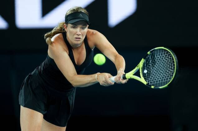 Mandatory Credit: Photo by Ella Ling Shutterstock (12773761do) Danielle Collins in semi final action Australian Open, Day Eleven, Tennis, Melbourne Park, Melbourne, Australia - 27 Jan 2022 Australian Open, Day Eleven, Tennis, Melbourne Park, Melbourne, Australia - 27 Jan 2022 Copyright: xEllaxLing Shutterstockx 12773761do
