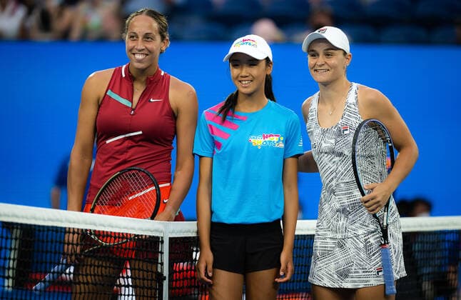 January 27, 2022, MELBOURNE, AUSTRALIA: Madison Keys of the United States & Ashleigh Barty of Australia before the semi-final of the 2022 Australian Open Grand Slam Tennis Tournament MELBOURNE AUSTRALIA - ZUMAa181 20220127_zaa_a181_008 Copyright: xRobxPrangex