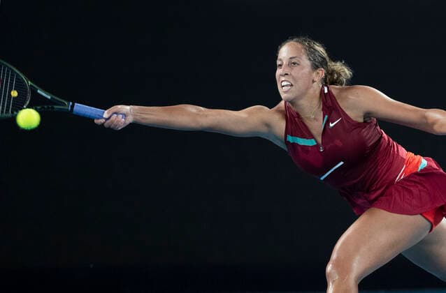 (220127) -- MELBOURNE, Jan. 27, 2022 -- Madison Keys of the United States competes during the women s singles semifinal match against Ashleigh Barty of Australia at Australian Open in Melbourne Park, in Melbourne, Australia, on Jan. 27, 2022. ) (SP)AUSTRALIA-MELBOURNE-TENNIS-AUSTRALIAN OPEN-WOMEN S SINGLES-SEMIFINALS BaixXuefei 