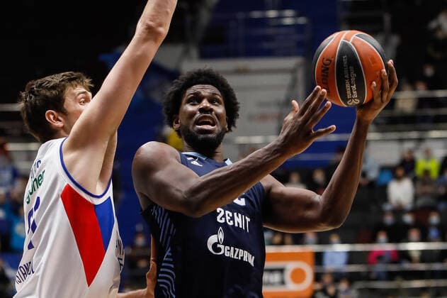 Zenit St Petersburg V Anadolu Efes Istanbul - Turkish Airlines EuroLeague Alex Poythress (R) of Zenit and Tibor Pleiss of Anadolu Efes Istanbul in action during the EuroLeague Basketball match between Zenit St. Petersburg and Anadolu Efes Istanbul on January 27, 2022 at Sibur Arena in Saint Petersburg, Russia. Saint Petersburg Russia  Copyright: xMikexKireevx originalFilename:kireev-notitle220127_np4JF.jpg