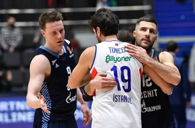 Russia Basketball Euroleague Zenit - Anadolu Efes 6749964 27.01.2022 Zenit?s Dmitry Kulagin, Anadolu Efes? Bugrahan Tuncer and Zenit?s Billy Baron hug after the Euroleague basketball match between Zenit St. Petersburg and Anadolu Efes Istanbul, in St. Petersburg, Russia. Alexander Galperin Sputnik St. Petersburg Russia  Copyright: xAlexanderxGalperinx