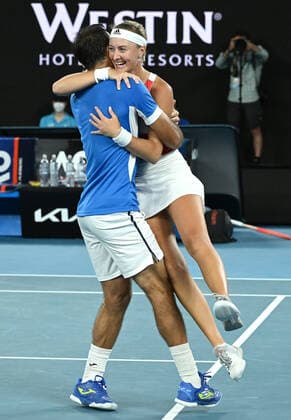 TENNIS AUSTRALIAN OPEN, Ivan Dodig of Croatia (left) and Kristina Mladenovic of France react after winning their Mixed Doubles Final against Jaimee Fourlis and Jason Kubler of Australia on Day 12 of the Australian Open, at Melbourne Park, in Melbourne, Friday, January 28, 2022. ( NO ARCHIVING, EDITORIAL USE ONLY, NO USE IN BOOKS WITHOUT CONSENT MELBOURNE VIC AUSTRALIA  Copyright: xDEANxLEWINSx 20220128001617765193