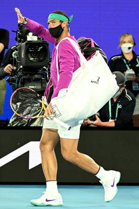 TENNIS AUSTRALIAN OPEN, Rafael Nadal of Spain gestures to the crowd as he walks out onto the court ahead of his Men?s semifinal match against Matteo Berrettini of Italy on Day 12 of the Australian Open, at Melbourne Park, in Melbourne, Friday, January 28, 2022. ( NO ARCHIVING, EDITORIAL USE ONLY, NO USE IN BOOKS WITHOUT CONSENT MELBOURNE VIC AUSTRALIA  Copyright: xDAVExHUNTx 20220128001617771488
