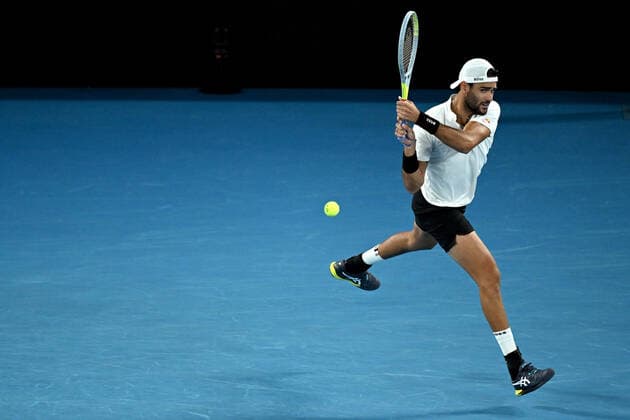 TENNIS AUSTRALIAN OPEN, Matteo Berrettini of Italy during his Men?s semifinal match against Rafael Nadal of Spain on Day 12 of the Australian Open, at Melbourne Park, in Melbourne, Friday, January 28, 2022. ( NO ARCHIVING, EDITORIAL USE ONLY, NO USE IN BOOKS WITHOUT CONSENT MELBOURNE VIC AUSTRALIA  Copyright: xDEANxLEWINSx 20220128001617772607