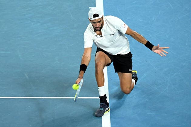 TENNIS AUSTRALIAN OPEN, Matteo Berrettini of Italy plays a shot during his Men?s semifinal match against Rafael Nadal of Spain on Day 12 of the Australian Open, at Melbourne Park, in Melbourne, Friday, January 28, 2022. ( NO ARCHIVING, EDITORIAL USE ONLY, NO USE IN BOOKS WITHOUT CONSENT MELBOURNE VIC AUSTRALIA  Copyright: xDEANxLEWINSx 20220128001617780423