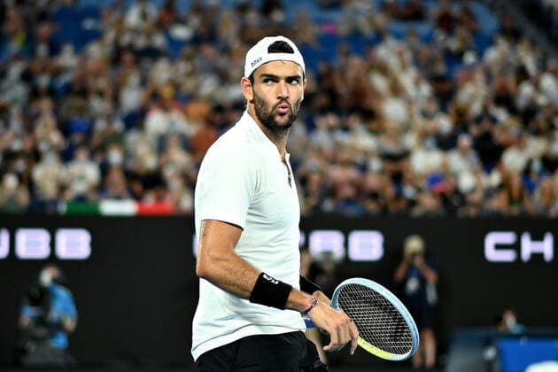 TENNIS AUSTRALIAN OPEN, Matteo Berrettini of Italy reacts during his Men?s semifinal match against Rafael Nadal of Spain on Day 12 of the Australian Open, at Melbourne Park, in Melbourne, Friday, January 28, 2022. ( NO ARCHIVING, EDITORIAL USE ONLY, NO USE IN BOOKS WITHOUT CONSENT MELBOURNE VIC AUSTRALIA  Copyright: xJOELxCARRETTx 20220128001617793003