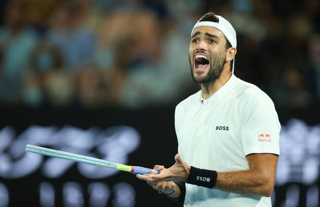 Mandatory Credit: Photo by Ella Ling Shutterstock (12775251bm) Matteo Berrettini in semi final action Australian Open, Day Twelve, Tennis, Melbourne Park, Melbourne, Australia - 28 Jan 2022 Australian Open, Day Twelve, Tennis, Melbourne Park, Melbourne, Australia - 28 Jan 2022 Copyright: xEllaxLing Shutterstockx 12775251bm