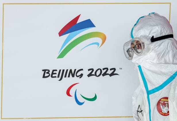 BEIJING, CHINA - JANUARY 28, 2022: An employee is at work at Beijing Capital International Airport ahead of the 2022 Winter Olympics. The 24th Winter Olympic Games, Olympische Spiele, Olympia, OS are scheduled to take place in Beijing on February 4-20, 2022. Sergei Bobylev TASS  TS1206C9