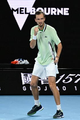 TENNIS AUSTRALIAN OPEN, Daniil Medvedev of Russia reacts after winning the first set during his Men?s semifinal match against Stefanos Tsitsipas of Greece on Day 12 of the Australian Open, at Melbourne Park, in Melbourne, Friday, January 28, 2022. ( NO ARCHIVING, EDITORIAL USE ONLY, NO USE IN BOOKS WITHOUT CONSENT MELBOURNE VIC AUSTRALIA  Copyright: xDAVExHUNTx 20220128001617815593