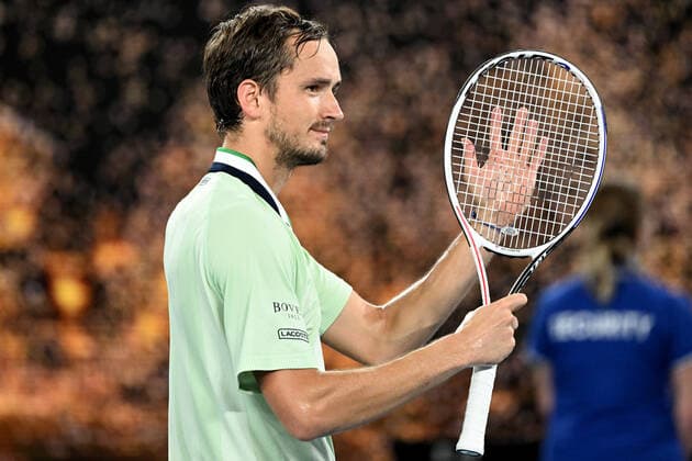 TENNIS AUSTRALIAN OPEN, Daniil Medvedev of Russia gestures to the crowd after winning his Men?s semifinal match against Stefanos Tsitsipas of Greece on Day 12 of the Australian Open, at Melbourne Park, in Melbourne, Friday, January 28, 2022. ( NO ARCHIVING, EDITORIAL USE ONLY, NO USE IN BOOKS WITHOUT CONSENT MELBOURNE VIC AUSTRALIA  Copyright: xDAVExHUNTx 20220128001617831210