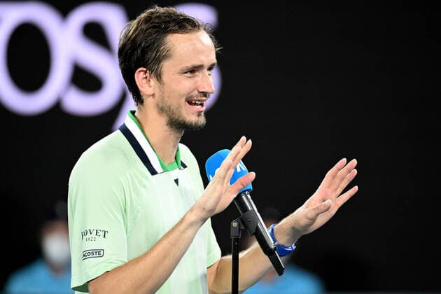 TENNIS AUSTRALIAN OPEN, Daniil Medvedev of Russia speaks during an interview after winning his Men?s semifinal match against Stefanos Tsitsipas of Greece on Day 12 of the Australian Open, at Melbourne Park, in Melbourne, Friday, January 28, 2022. ( NO ARCHIVING, EDITORIAL USE ONLY, NO USE IN BOOKS WITHOUT CONSENT MELBOURNE VIC AUSTRALIA  Copyright: xDAVExHUNTx 20220128001617836187