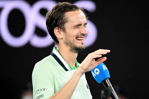 TENNIS AUSTRALIAN OPEN, Daniil Medvedev of Russia speaks during an interview after winning his Men?s semifinal match against Stefanos Tsitsipas of Greece on Day 12 of the Australian Open, at Melbourne Park, in Melbourne, Friday, January 28, 2022. ( NO ARCHIVING, EDITORIAL USE ONLY, NO USE IN BOOKS WITHOUT CONSENT MELBOURNE VIC AUSTRALIA  Copyright: xDAVExHUNTx 20220128001617836426
