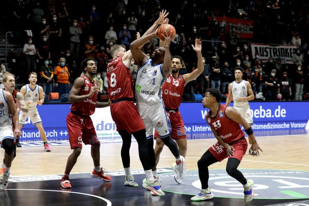 28 01 2022, easyCredit Basketball Bundesliga, BBL, season 2021 2022, men, Chemnitz Niners Fraport Skyliners Frankfurt Jamel McLean, Fraport Skyliners Frankfurt Chemnitz Messe Chemnitz Sachsen Germany