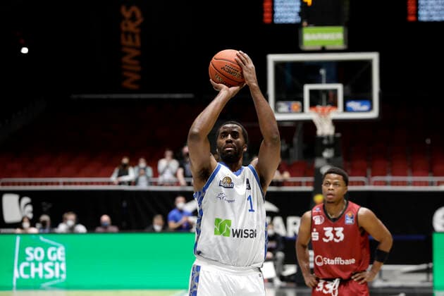 28 01 2022, easyCredit Basketball Bundesliga, BBL, season 2021 2022, men, Chemnitz Niners Fraport Skyliners Frankfurt Jamel McLean, Fraport Skyliners Frankfurt Chemnitz Messe Chemnitz Sachsen Germany