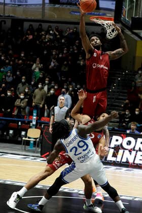 28 01 2022, easyCredit Basketball Bundesliga, BBL, season 2021 2022, men, Chemnitz Niners Fraport Skyliners Frankfurt Isiaha Mike, Niners Chemnitz Chemnitz Fair Chemnitz Saxony Germany