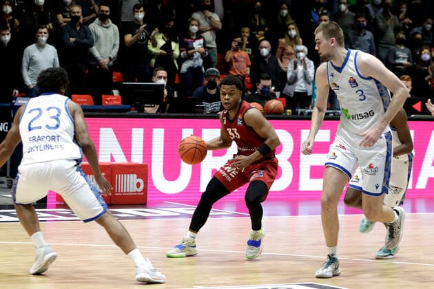 28 01 2022, easyCredit Basketball Bundesliga, BBL, season 2021 2022, men, Chemnitz Niners Fraport Skyliners Frankfurt Eric Washington, Niners Chemnitz Chemnitz Fair Chemnitz Saxony Germany