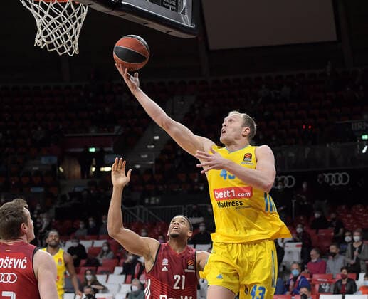 28 01 2022, xemx, Basketball Euroleague, FC Bayern Muenchen Alba Berlin emspor, v l Augustine Rubit FC Bayern Basketball , Luke Sikma Alba Berlin Muenchen