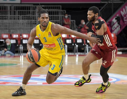 28 01 2022, xemx, Basketball Euroleague, FC Bayern Muenchen Alba Berlin emspor, v l Jaleen Smith Alba Berlin , Corey Walden FC Bayern Basketball Muenchen