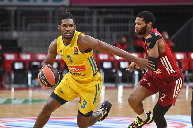 Jaleen SMITH Berlin , action,one-on-one against Corey WALDEN FCB Basketball EuroLeague 23 Matchday FC Bayern Muenchen Alba Berlin on 28 01 2022 A U D I D O M E