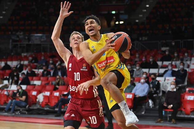 Maodo LO Berlin , action,duel against Ognjen JARAMAZ FCB Basketball EuroLeague 23 Matchday FC Bayern Muenchen Alba Berlin on 28 01 2022 A U D I D O M E