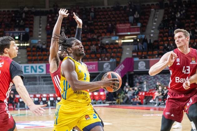 Jalen Smith 3 Alba Berlin , Leon Radosevic 43 FC Bayern , FC Bayern Basketball vs Alba Berlin, easyCredit BBL, 28 01 2022 Muenchen Bayern Germany Copyright: xkolbert-press UlrichxGamelx